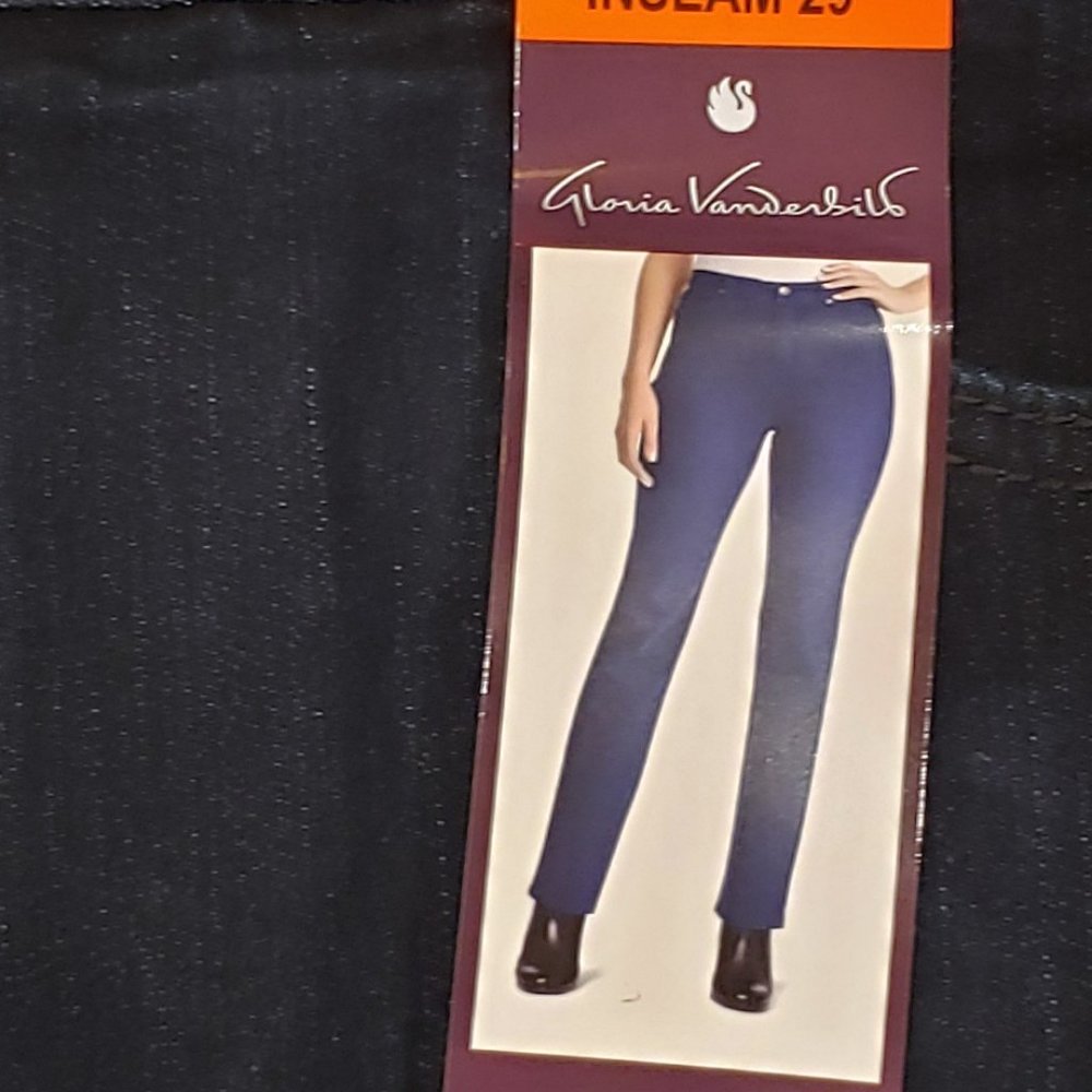 Gloria Vanderbilt Jeans Brand New 16 short